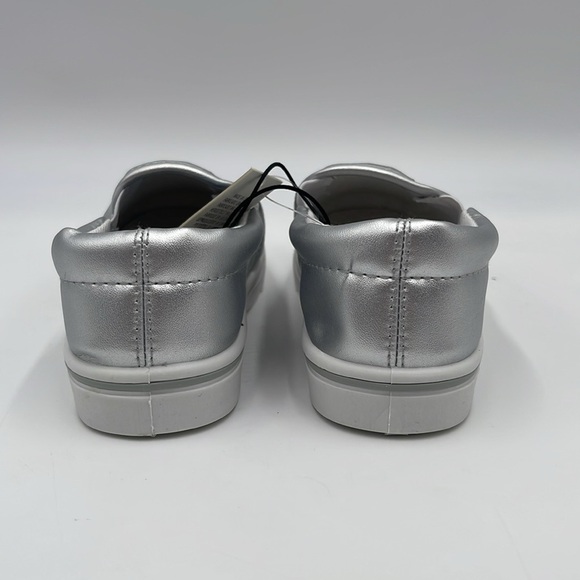 NWT KomfortMe Casual Silver Sneakers size 9 - Picture 3 of 8